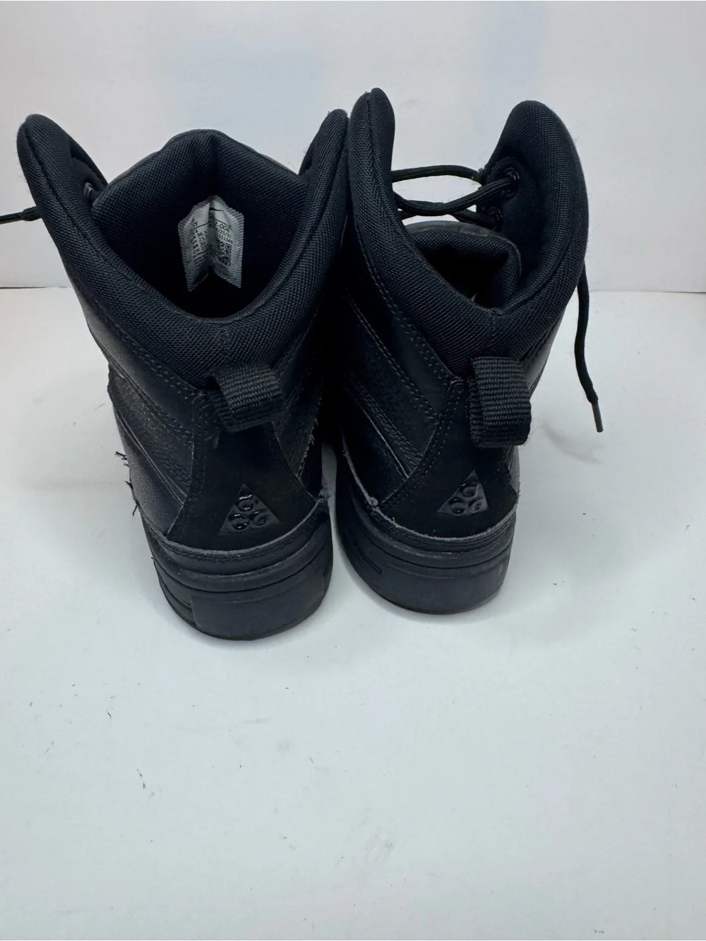 Nike ACG Black Duck Boots Youth Size 4.5Y